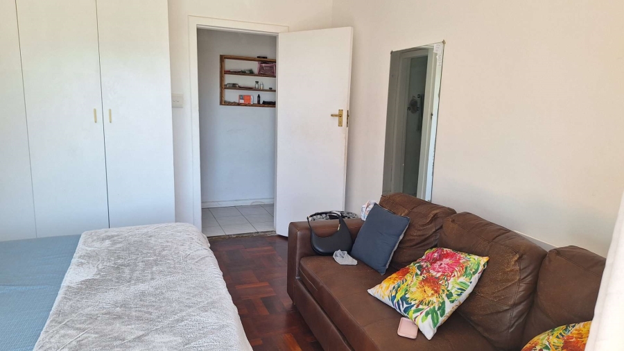 2 Bedroom Property for Sale in Vredehoek Western Cape